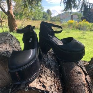 Ecote chunky black ankle strap goth platforms 7